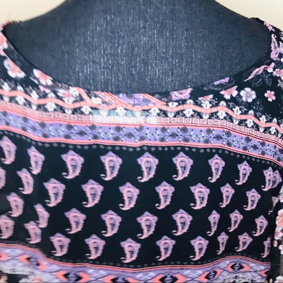 2/$20 Black Floral Paisley Button Down Top Size XL - Picture 7 of 7